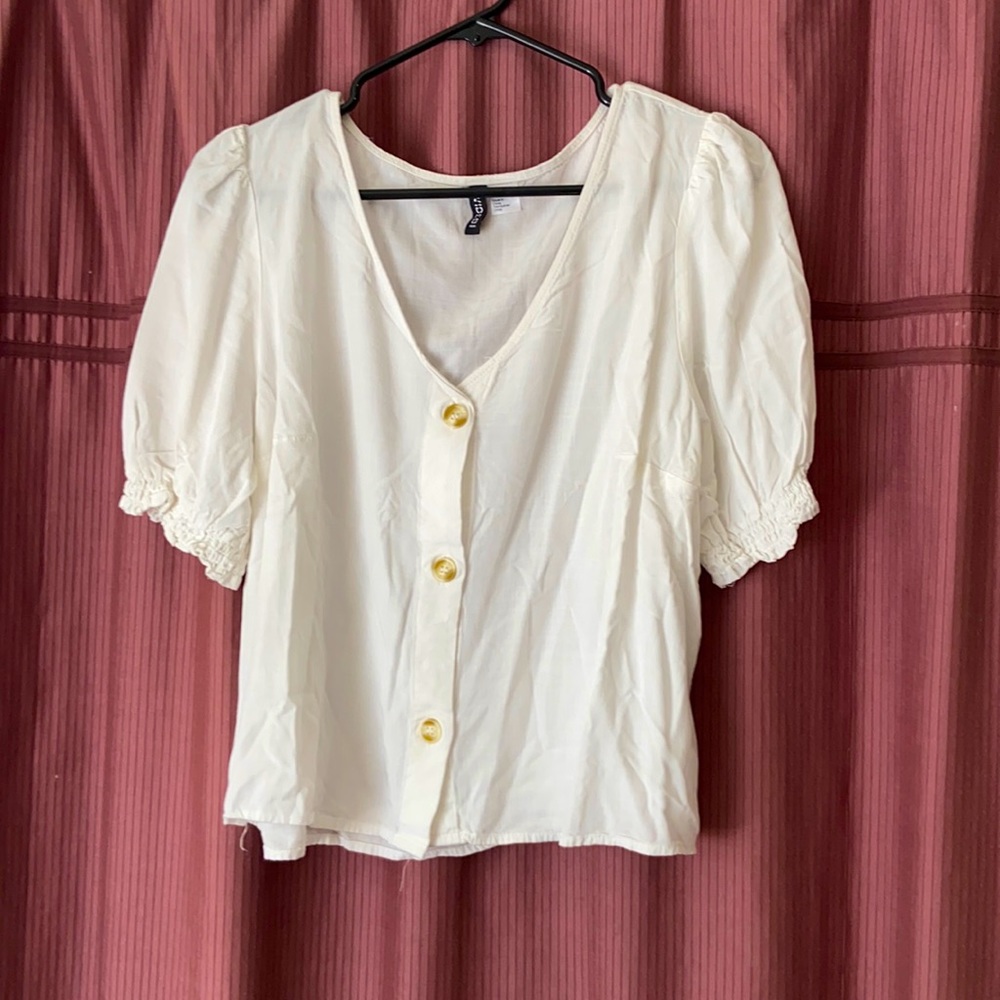 Creamy Lightweight Blouse